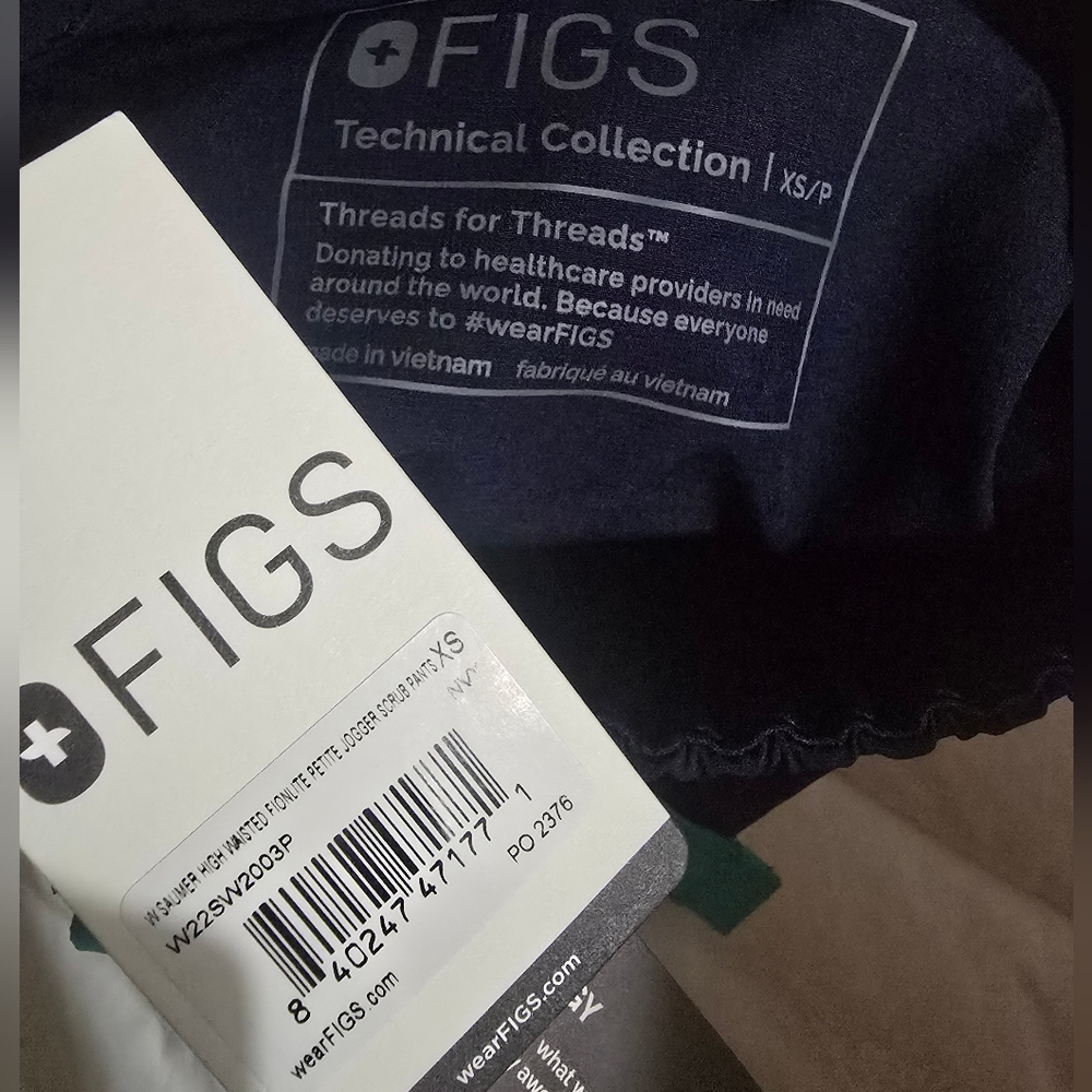FIGS high Waistes Scrub Pants - Picture 6 of 6